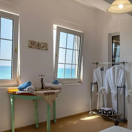 Hatzidakis Retreat Holiday home *