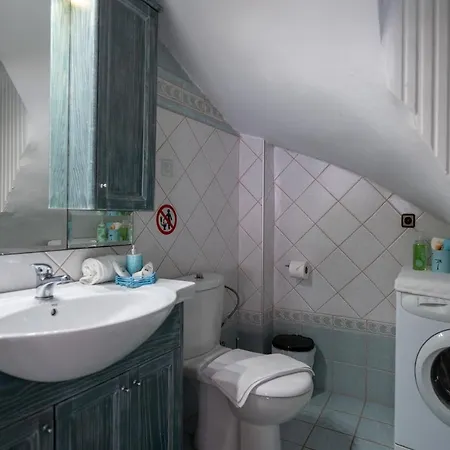 Hatzidakis Retreat Holiday home *